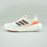ULTRABOOST LIGHT