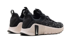 Free Metcon 6 SE WMNS"Black Silt Red" HV2017 001