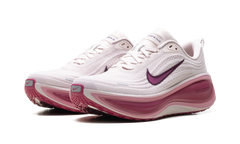 Vomero Plus Wmns"Red" HV8154 602