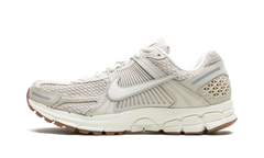 ZOOM VOMERO 5 WMNS"Light Orewood Brown" FZ3780 101