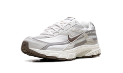 Initiator WMNS"Phantom Light Bone Sail Mink Brown" IB4339 001