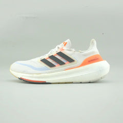 ULTRABOOST LIGHT