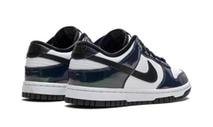 Dunk Low SE WMNS"Just Do It Iridescent" FQ8143 001