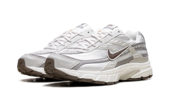Initiator WMNS"Phantom Light Bone Sail Mink Brown" IB4339 001